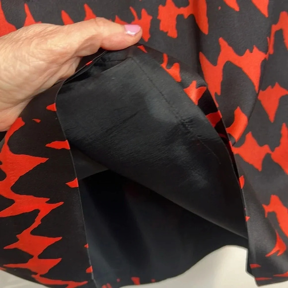 Milly of New York Retro 100% Silk Orange and Black Lined Shift Dress. Size 8. - Picture 8 of 13